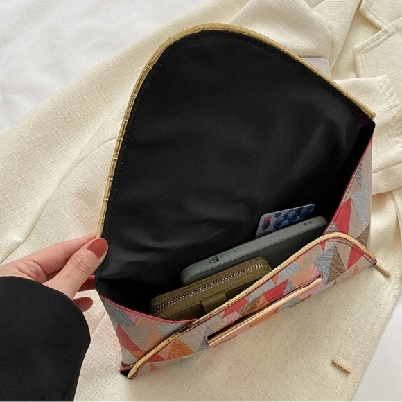 Geometric Multicolor Clutch Bag - Picture 4 of 8